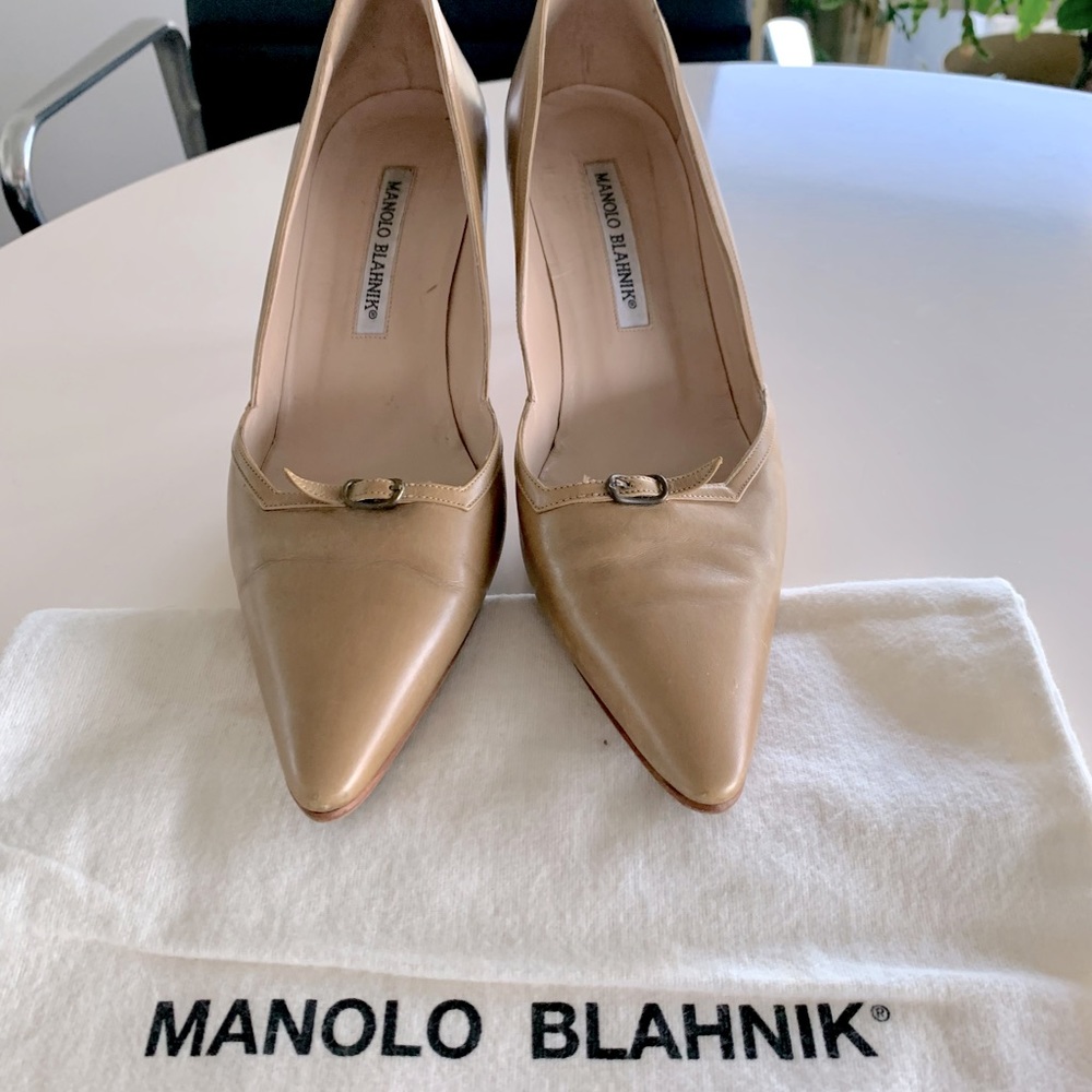 Manolo Blahnik Antiqued Taupe Pump